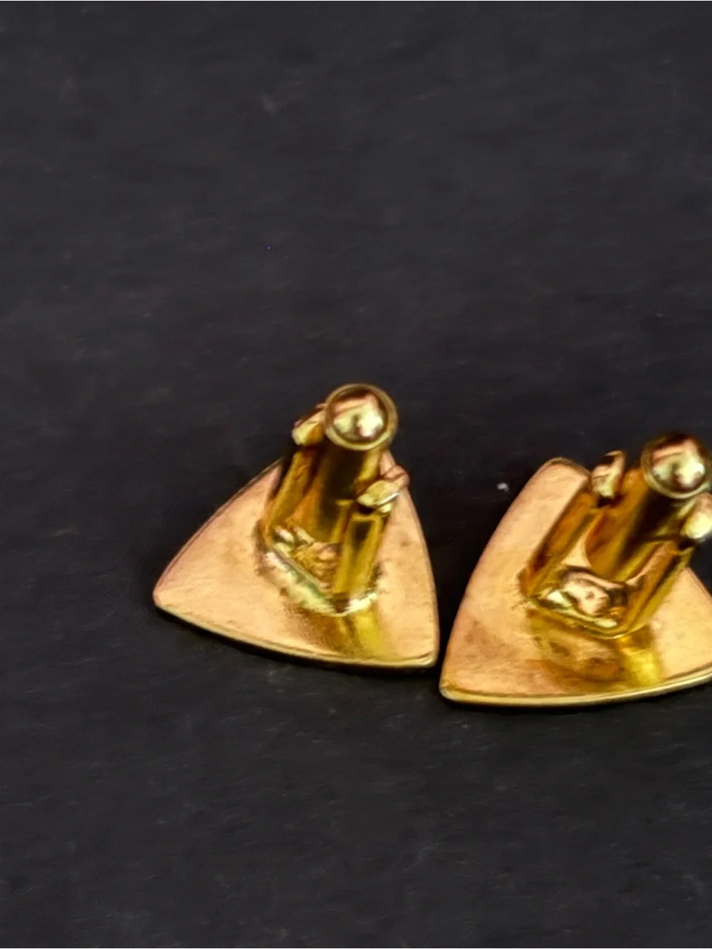 Vintage Gold Tone Triangular Diamond Cut Engraved Classic Men’s Cuff Links